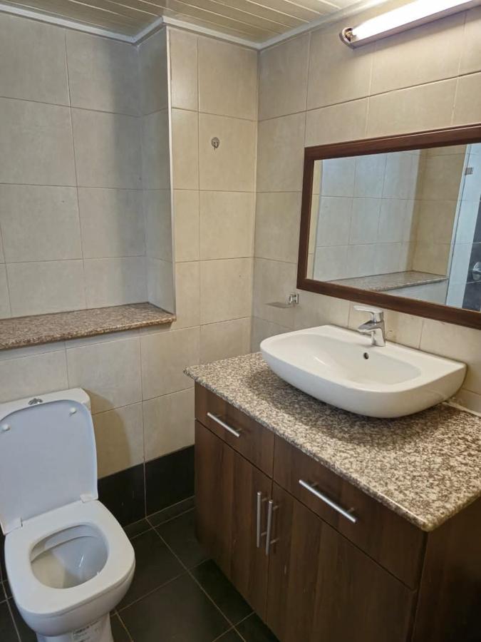 3 Bed Apartment with En Suite at Riverside - 6