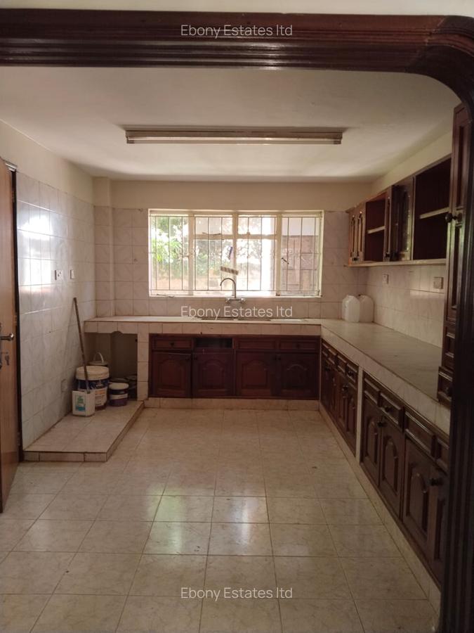 5 Bed Townhouse with En Suite in Lavington - 17
