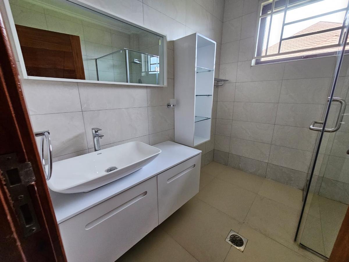 4 Bed House with En Suite in Kiambu Road - 18