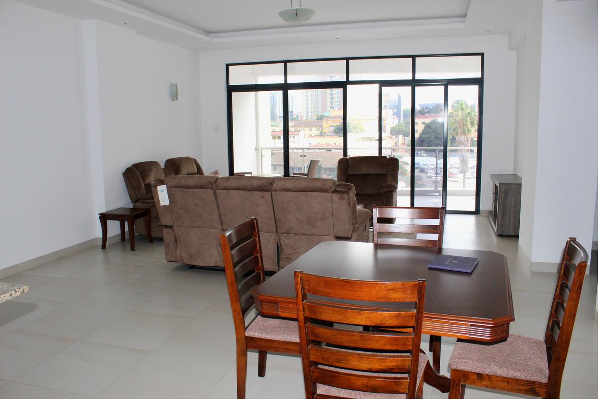 4 Bed Apartment with En Suite in Parklands - 3