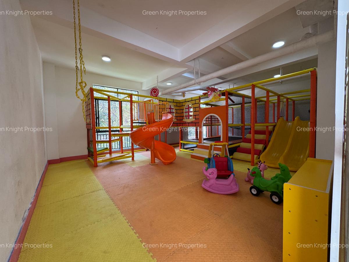 Serviced 2 Bed Apartment with En Suite in Riverside - 12