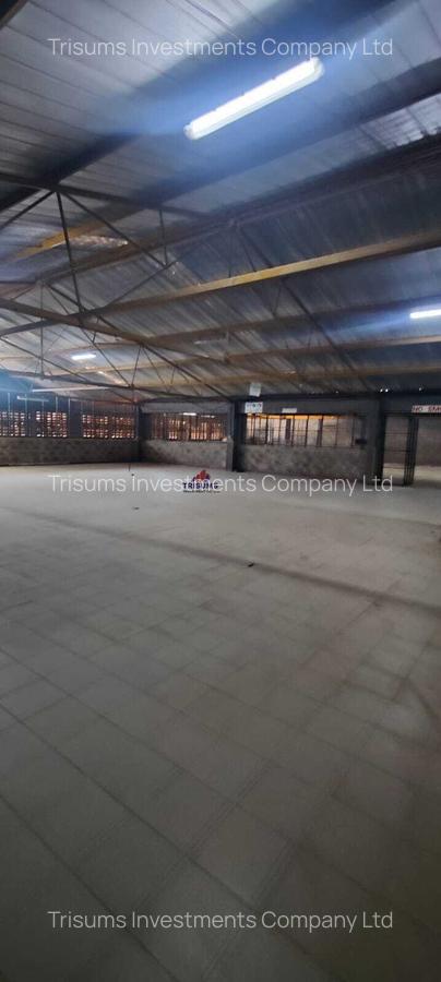 30,000 ft² Warehouse with Service Charge Included in Industrial Area - 8