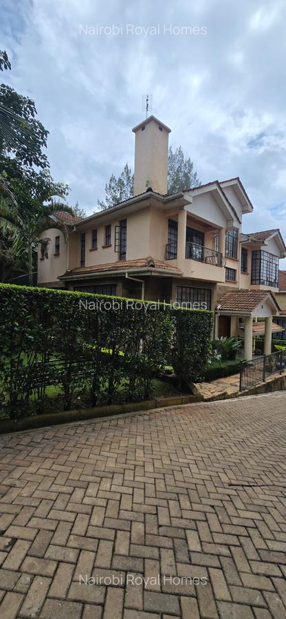 5 Bed Townhouse with En Suite at Off Convent Drive - 12