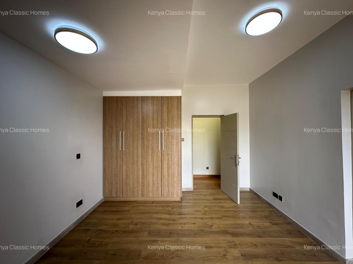 3 Bed Apartment with En Suite at Lavington - 10