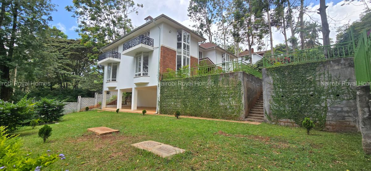 5 Bed House with En Suite at Rosslyn Lone Tree - 16