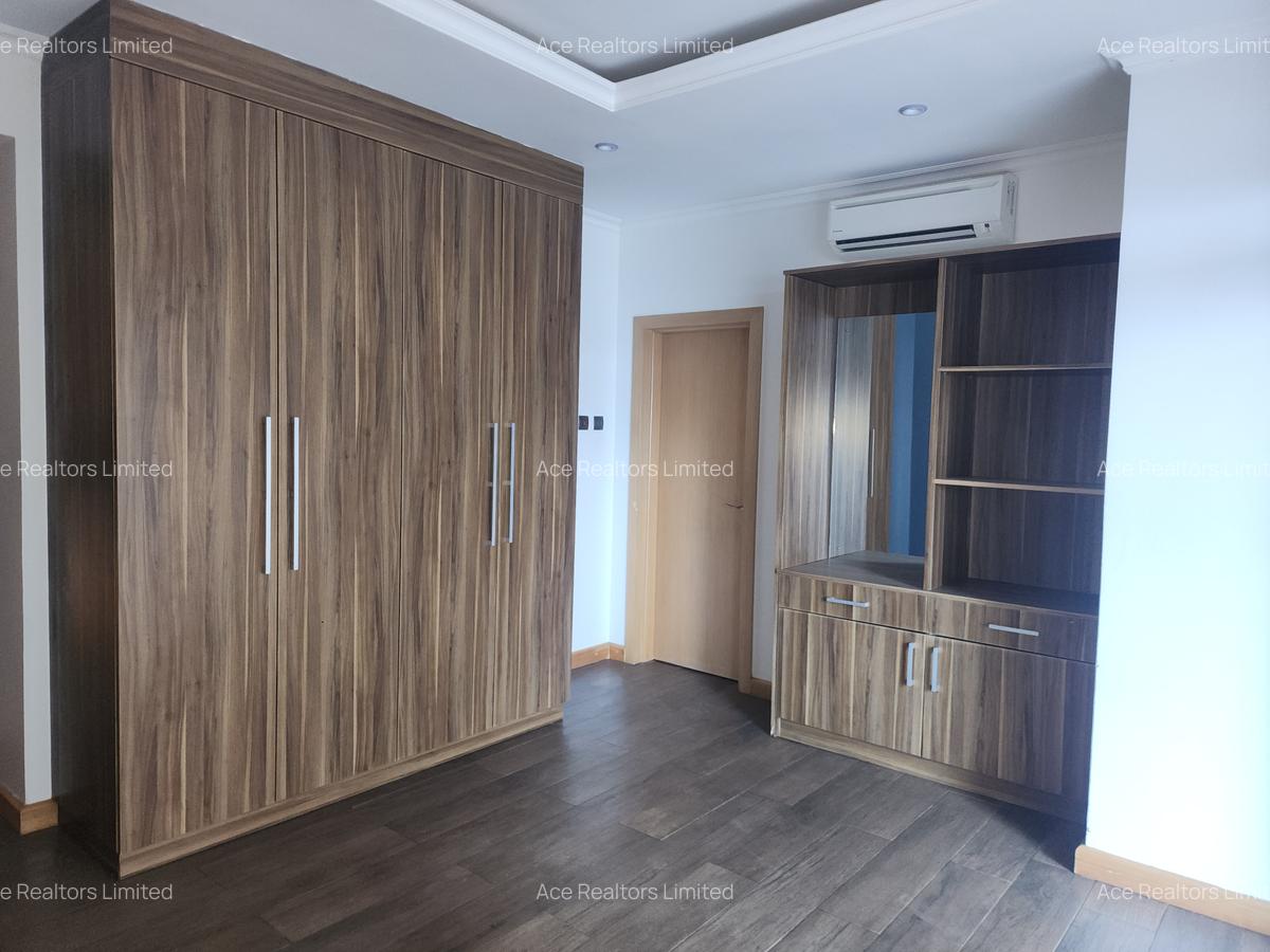 4 Bed Apartment with En Suite at Siaya Road - 16