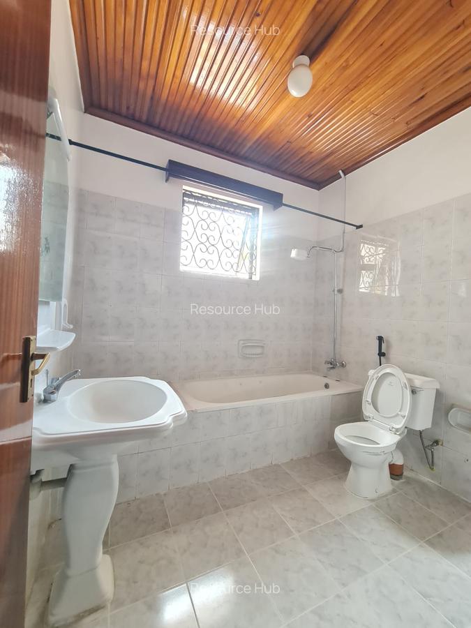 5 Bed Townhouse with En Suite at Off Argwings Kkodhek - 15