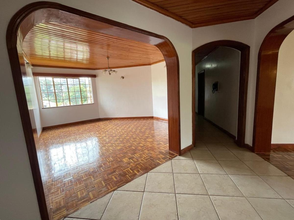 3 Bed Apartment with En Suite in Brookside - 3