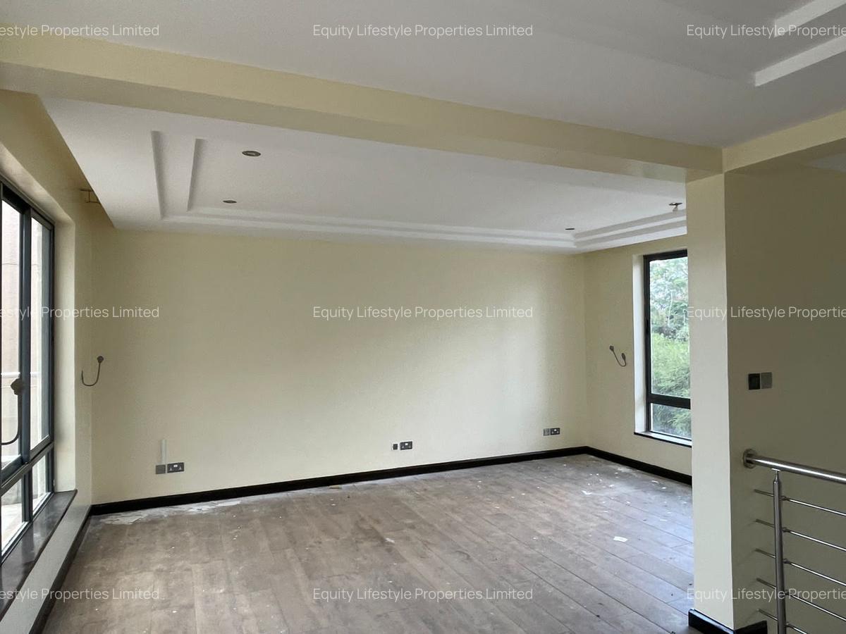 5 Bed Villa with En Suite in Lavington - 13