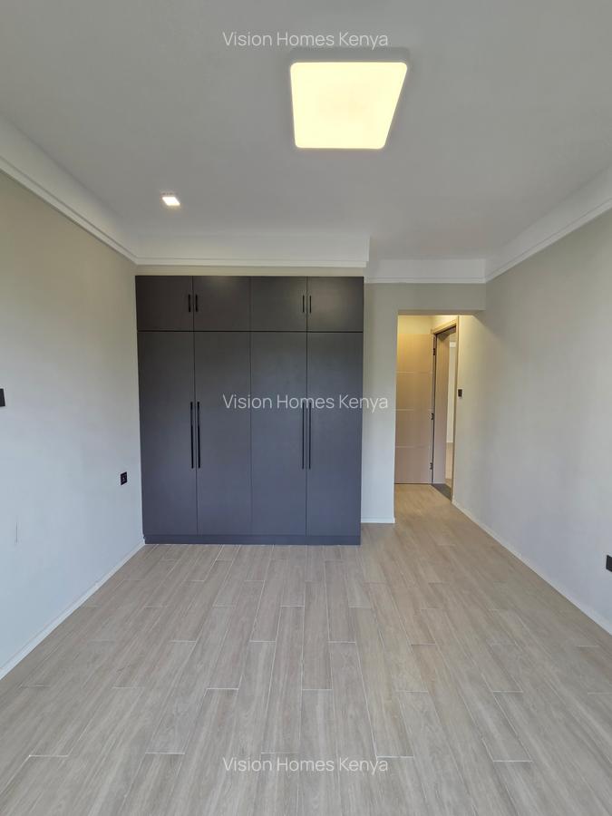 2 Bed Apartment with En Suite in Lavington - 17