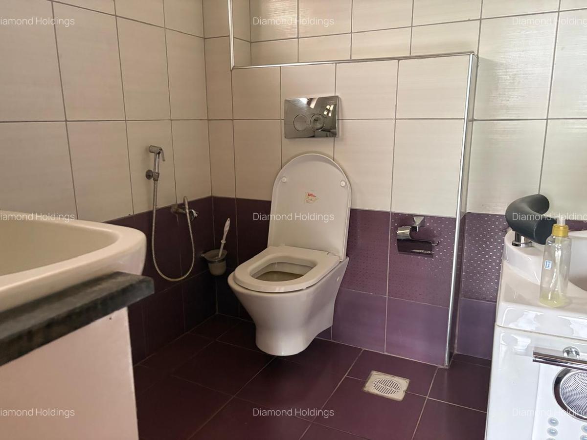 4 Bed Apartment with En Suite at Parklands - 12