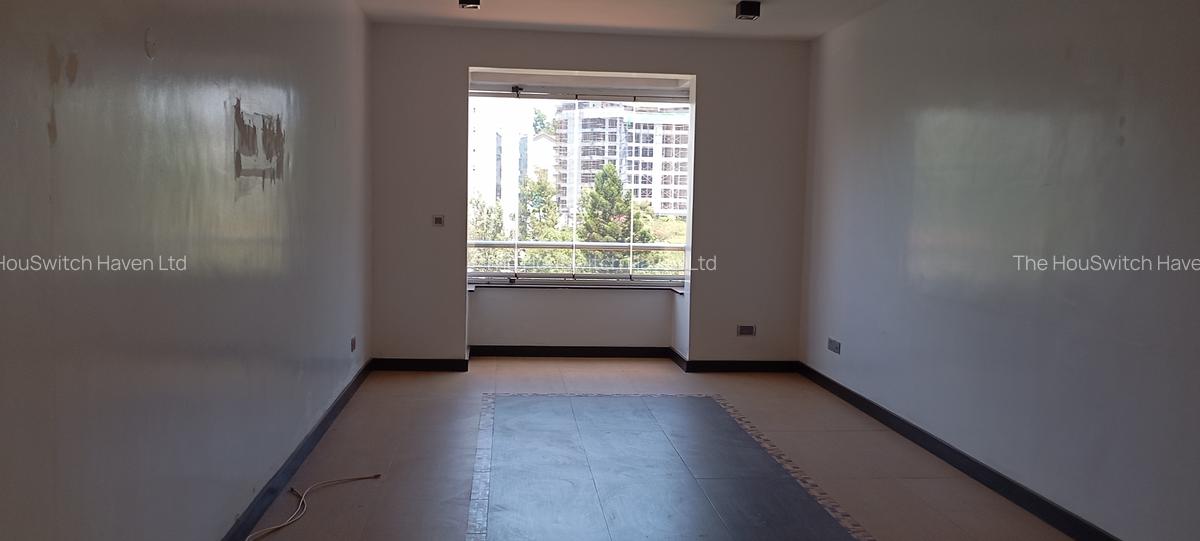 3 Bed Apartment with En Suite at Off Riverside Drive - 9