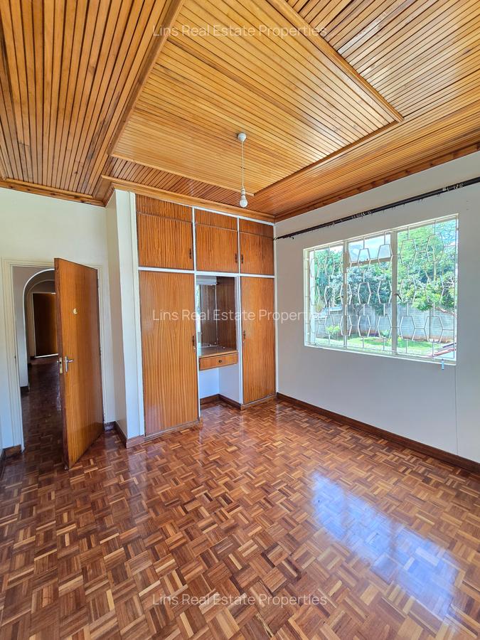 4 Bed House with En Suite in Runda - 15