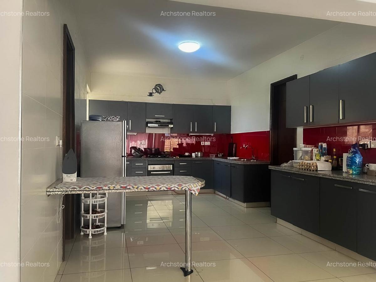 3 Bed Apartment with En Suite in Parklands - 1