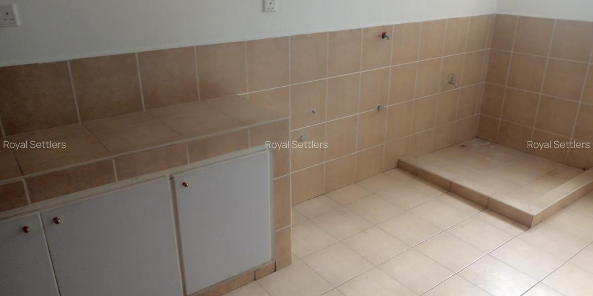 3 Bed Apartment with En Suite at School Lane - 6