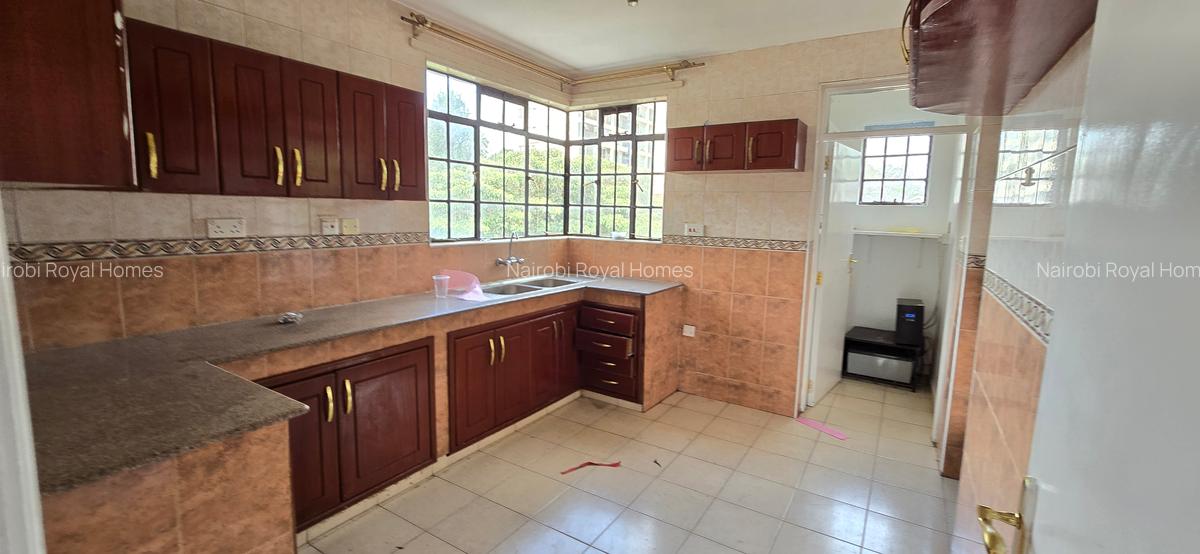 3 Bed Apartment with En Suite at Kilimani Road - 16