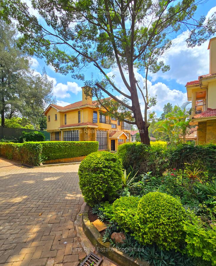 4 Bed Townhouse with En Suite in Lavington - 2
