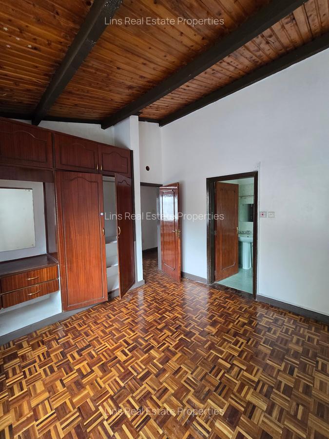 4 Bed Townhouse with En Suite in Lavington - 12