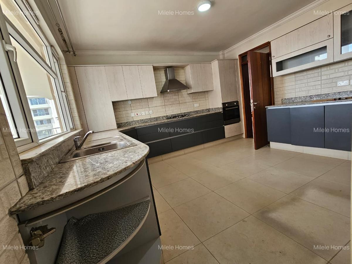 Serviced 3 Bed Apartment with En Suite at Githuri Road - 5