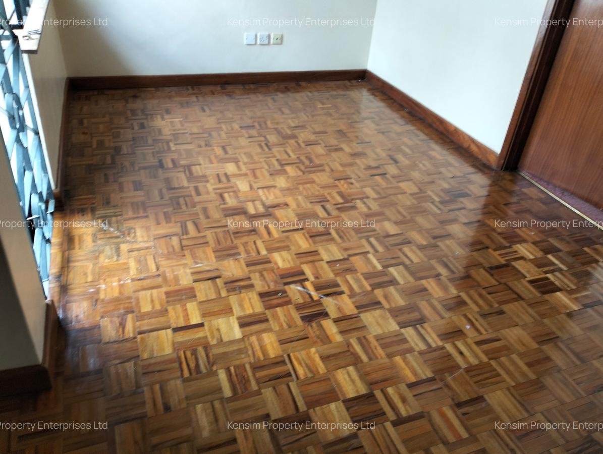 4 Bed Townhouse with En Suite in Lavington - 11