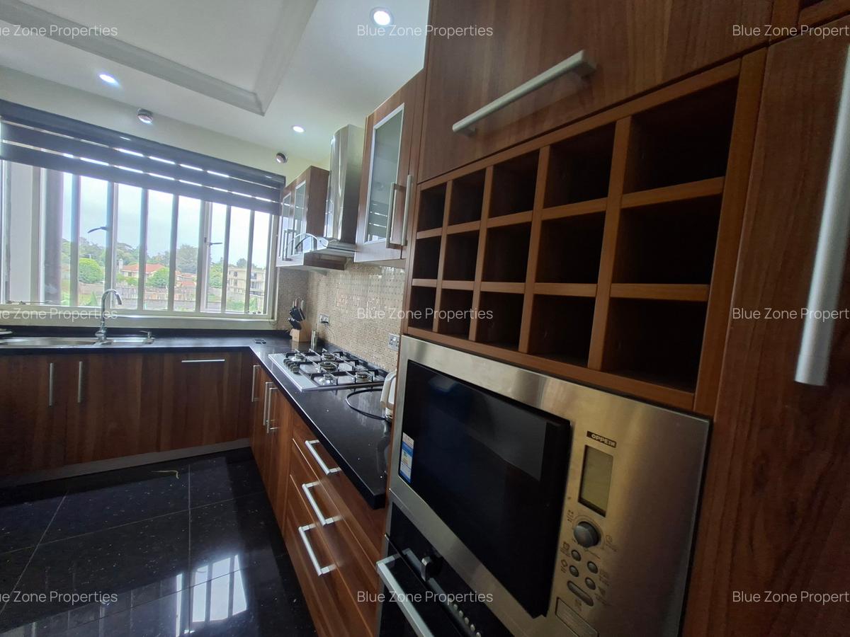 Serviced 2 Bed Apartment with En Suite at Runda - 16