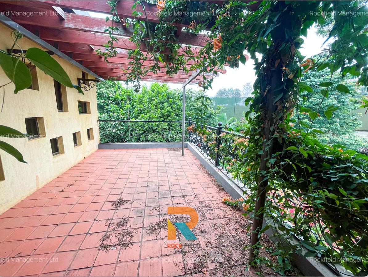 4 Bed Townhouse with En Suite at Runda Mumwe - 13