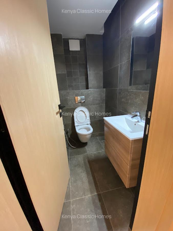 Serviced 3 Bed Apartment with En Suite at Denis Pritt - 8