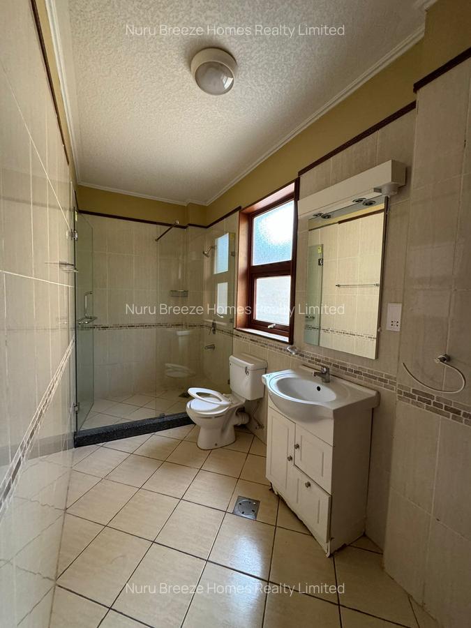 5 Bed Townhouse with En Suite in Rosslyn - 16
