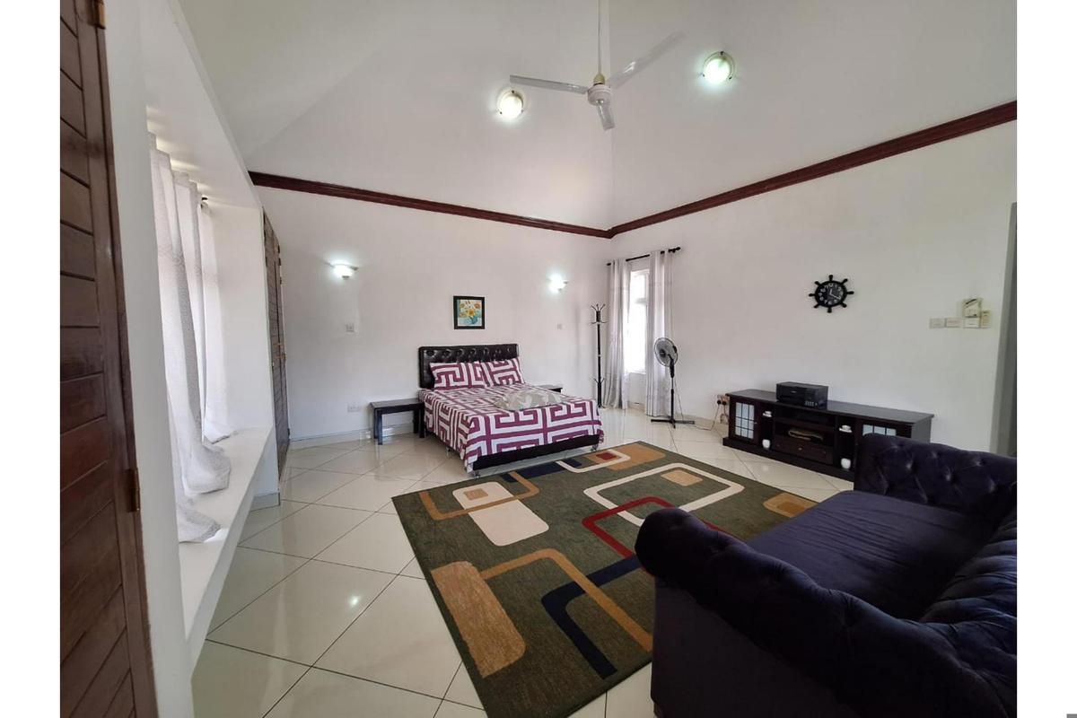 4 Bed Townhouse with En Suite in Nyali Area - 8