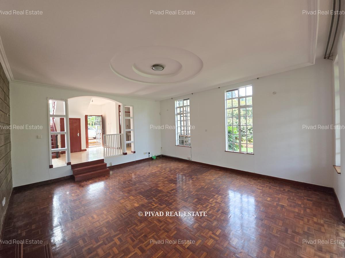 4 Bed House with Swimming Pool in Rosslyn - 14
