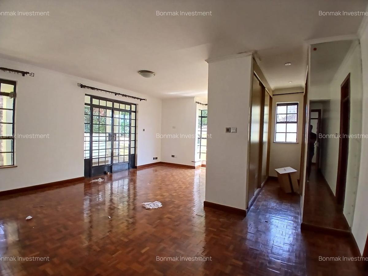 5 Bed Townhouse with En Suite at Lavington Green - 13