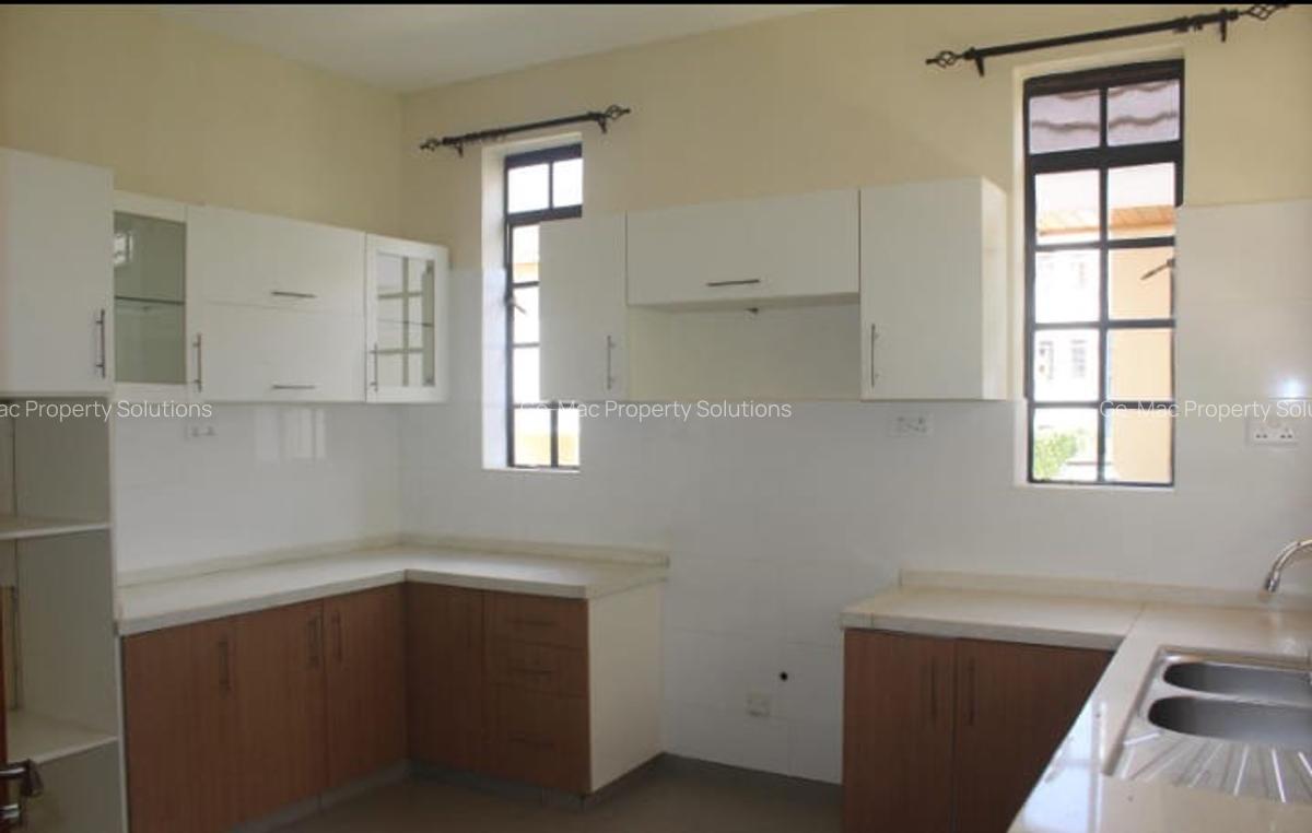4 Bed Townhouse with En Suite in Kiambu Road - 2