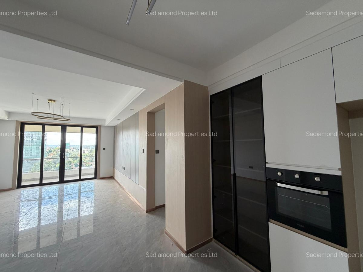 2 Bed Apartment with En Suite in Riverside - 3