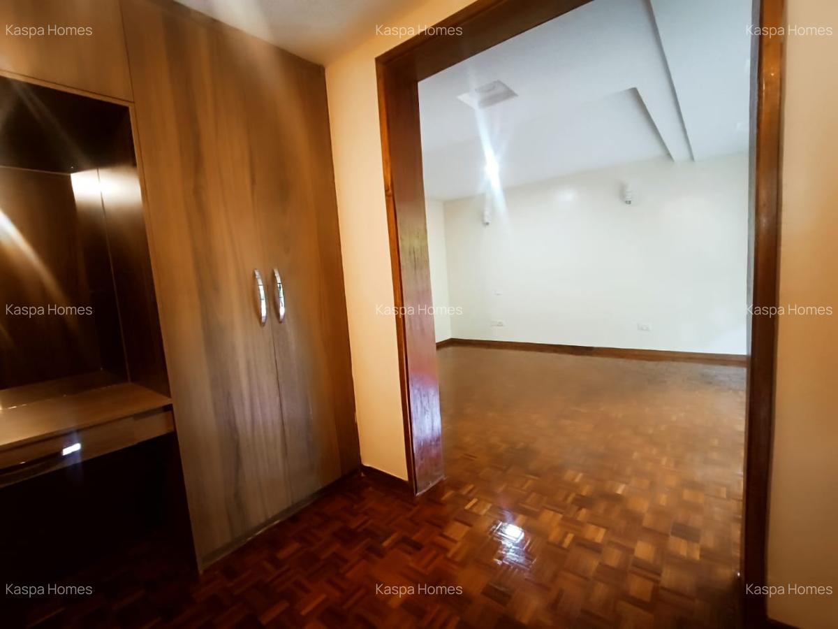 4 Bed Townhouse with En Suite in Kitisuru - 3