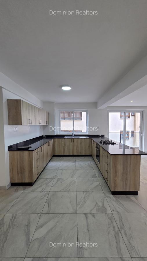 4 Bed Apartment with En Suite in Westlands Area - 9