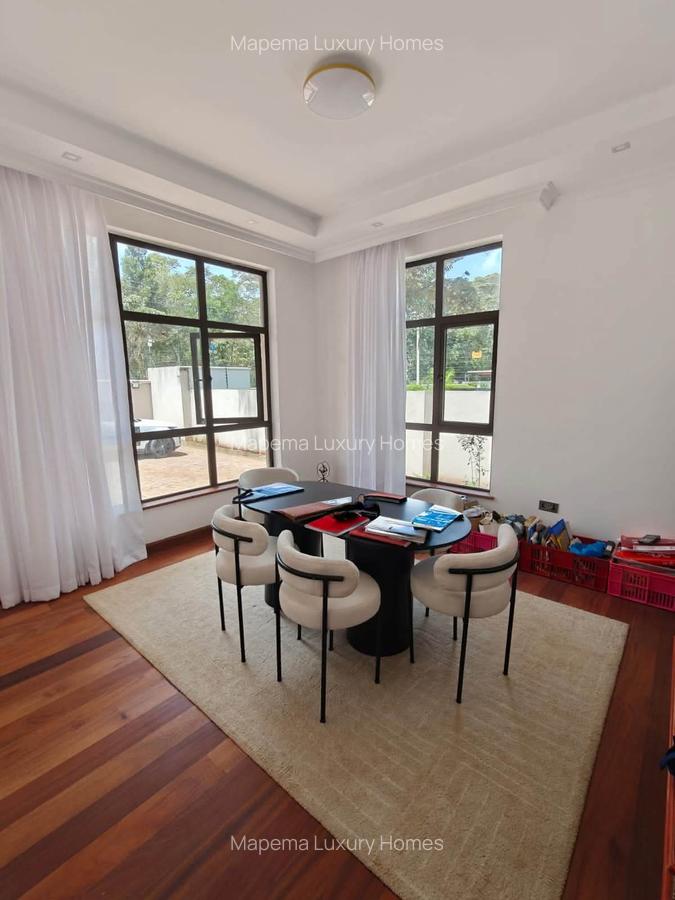 5 Bed House with En Suite at Windy Ridge - 4