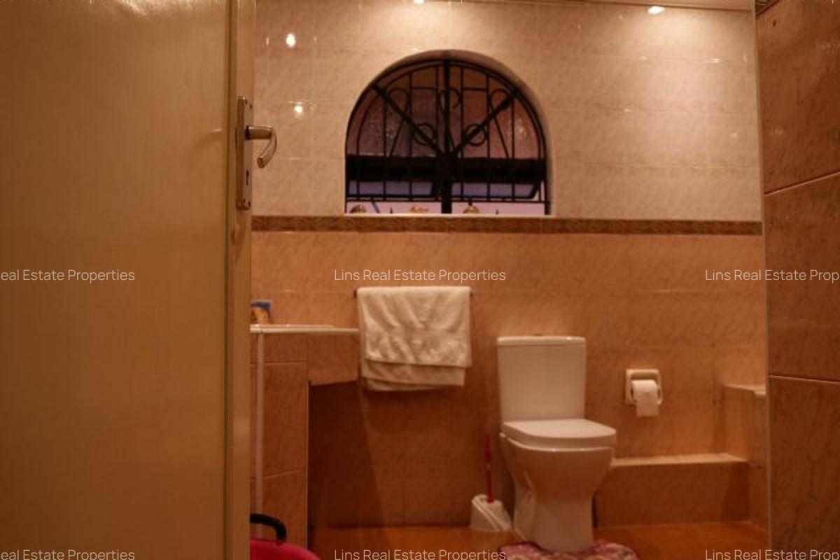 4 Bed Townhouse with En Suite in Brookside - 20