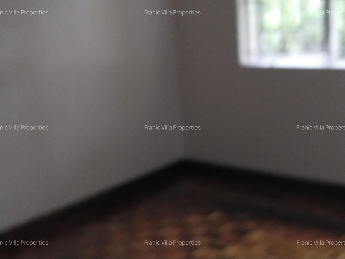 4 Bed House with En Suite at Redhill Road - 12