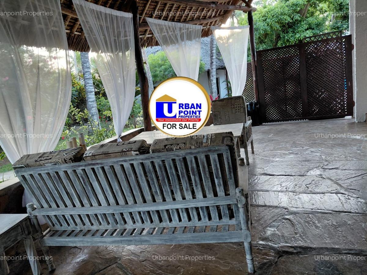 4 Bed Villa with En Suite in Watamu - 3