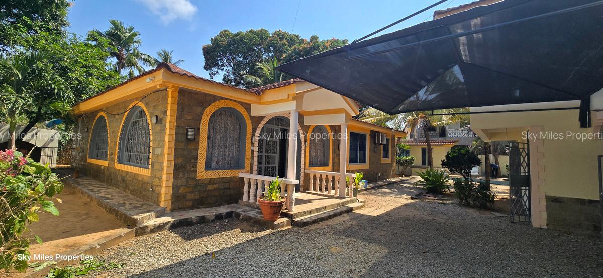 3 Bed House with En Suite at Mtwapa - 2