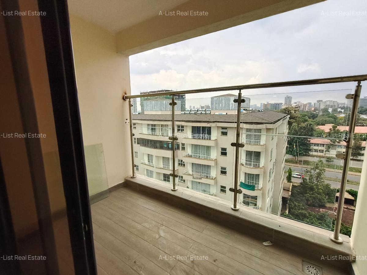 4 Bed Apartment with En Suite at 6Th Parklands - 16