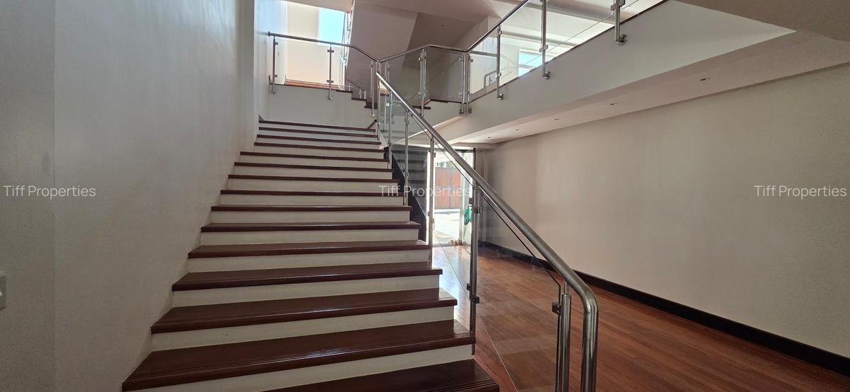 5 Bed House in Runda - 9