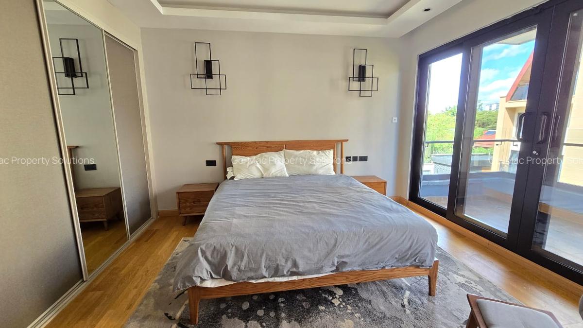 5 Bed House with En Suite in Lavington - 19