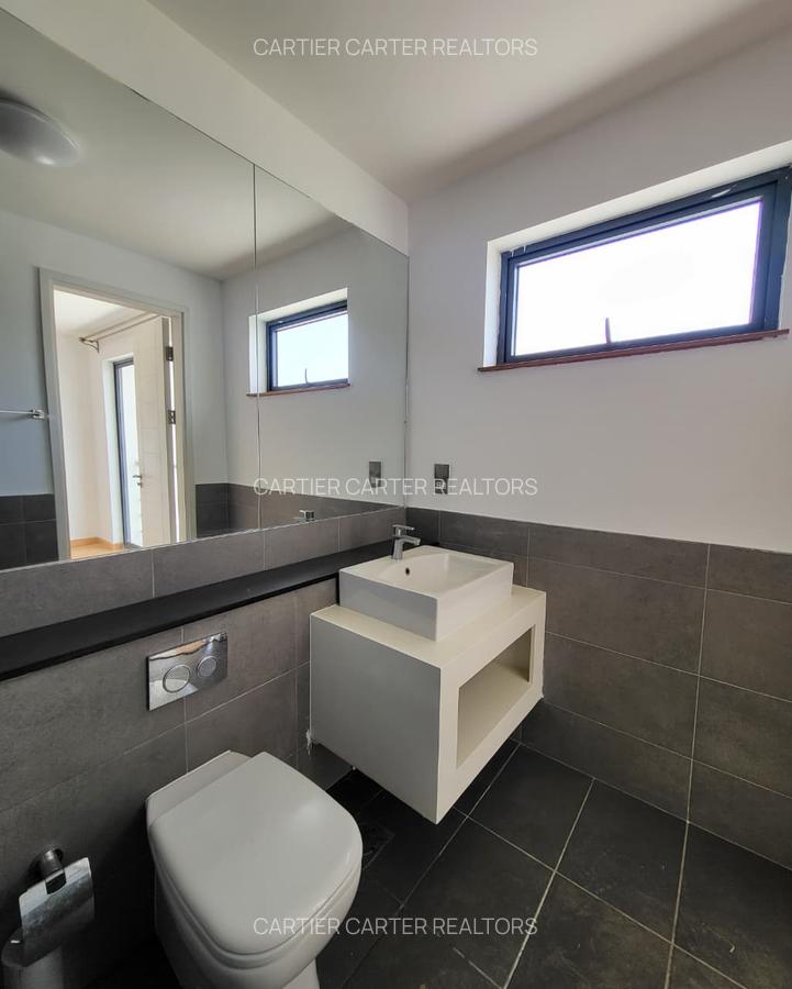 Serviced 2 Bed Apartment with En Suite in Garden Estate - 14