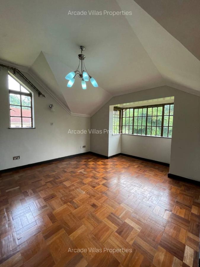 4 Bed Villa with Staff Quarters in Rosslyn - 11