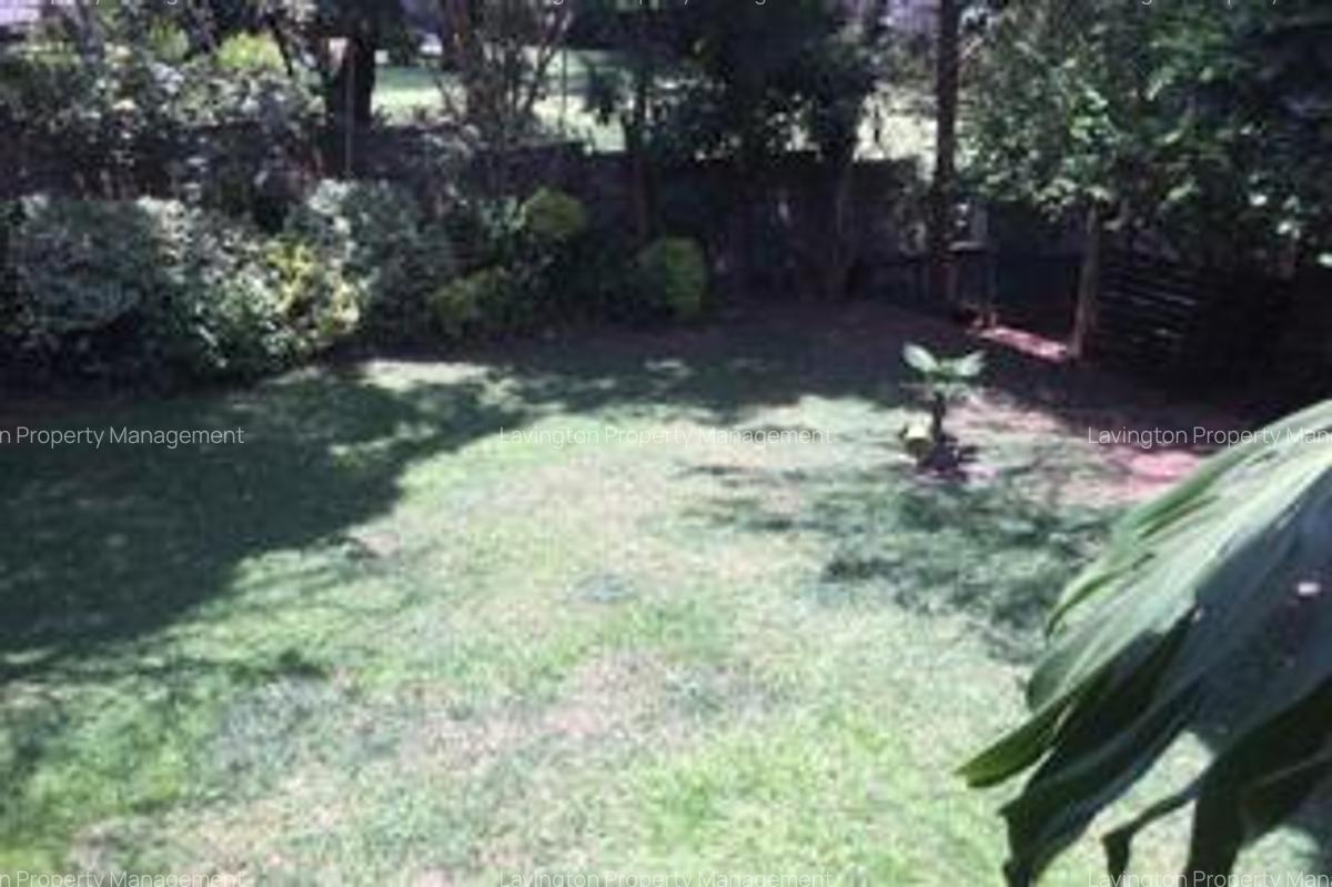 4 Bed House with En Suite at Lavington Green - 2