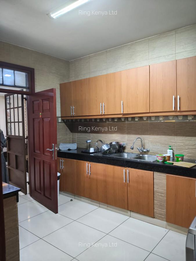 5 Bed House with En Suite in Westlands Area - 7