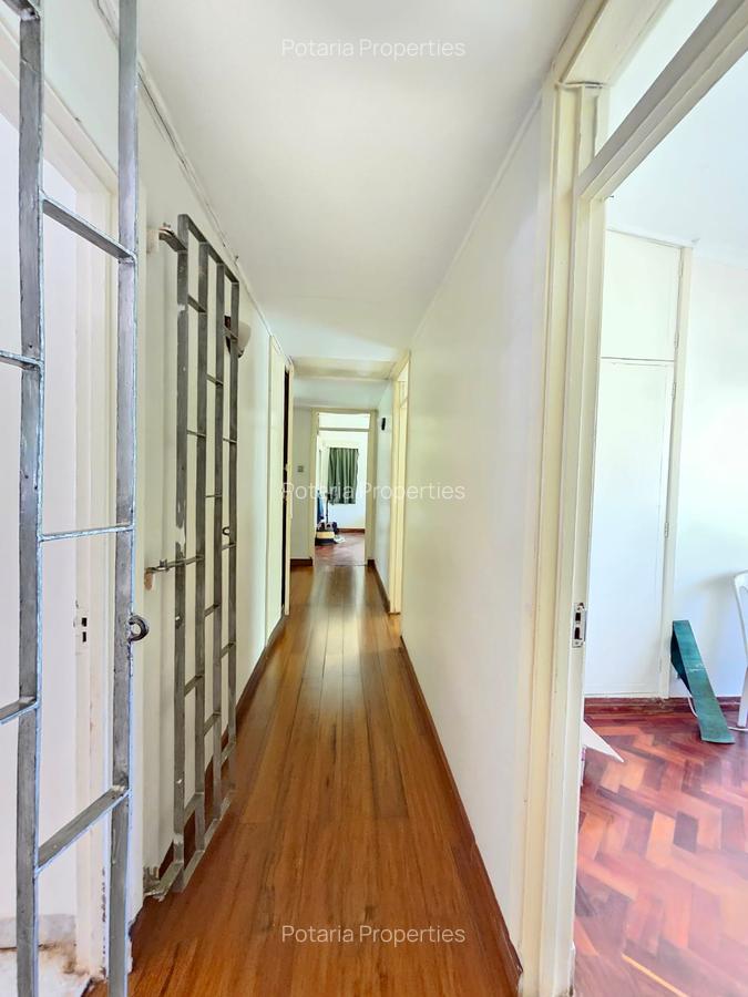 3 Bed House with En Suite in Lavington - 11