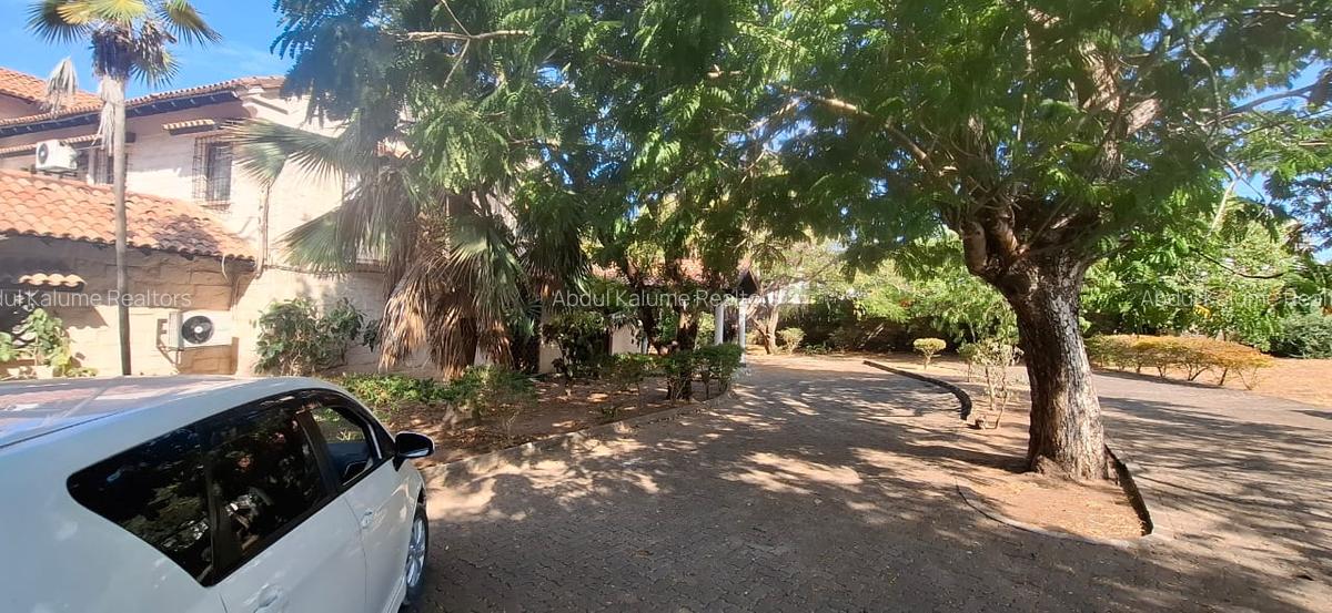5 Bed Villa with En Suite at Nyali - 6