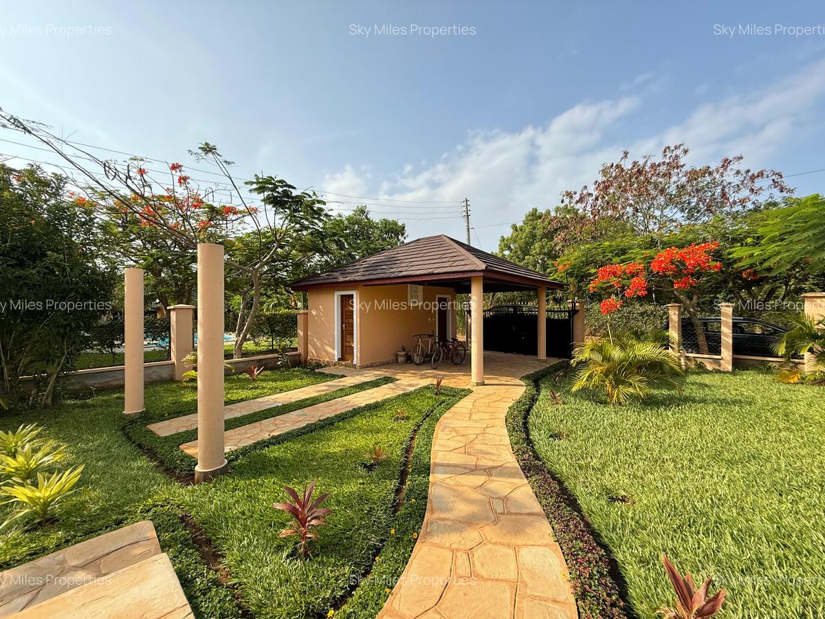 3 Bed Villa with En Suite at Ukunda - 4